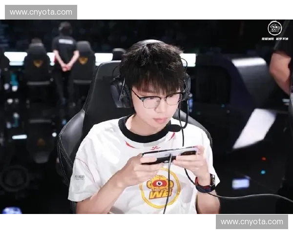 DOTA2诗诗携手职业高手共探巅峰赛场幕后故事与荣耀征途