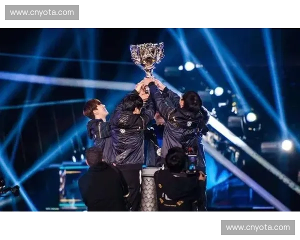 《回顾老LOL时代经典事件 从S赛夺冠到重大争议带来的影响》